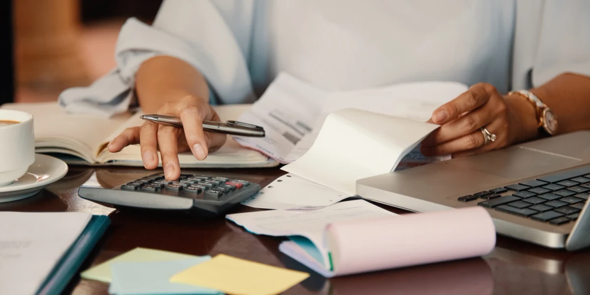 Invoice Management by an Entrepreneur